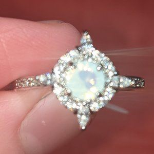 Fragrant Jewels Holiday Magic ring, Size 6